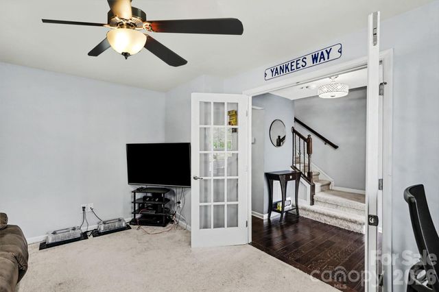 4011 Zilker Park Drive, Charlotte, NC 28217