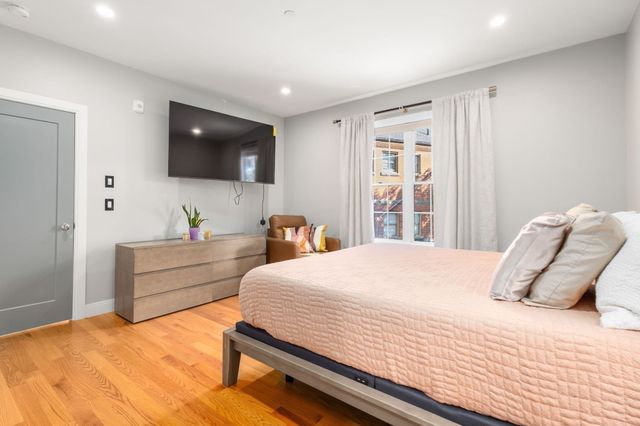 178 Robertson St 2, Quincy, MA 02169
