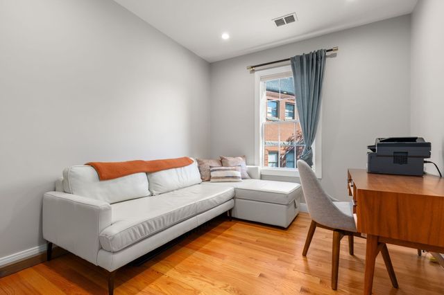 178 Robertson St 2, Quincy, MA 02169
