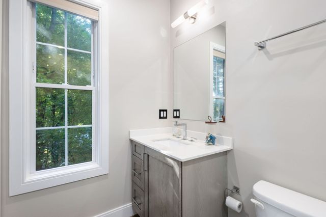 178 Robertson St 2, Quincy, MA 02169