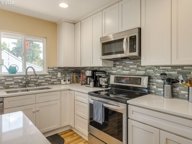 7913 Se CLACKAMAS Rd, Milwaukie, OR 97267
