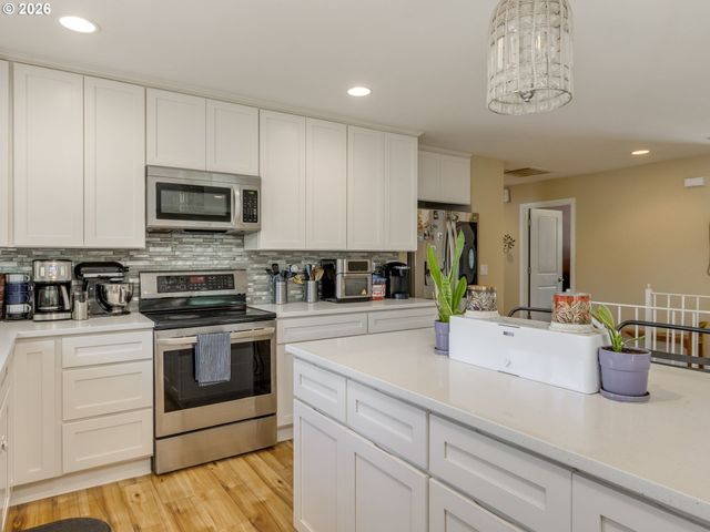 7913 Se CLACKAMAS Rd, Milwaukie, OR 97267