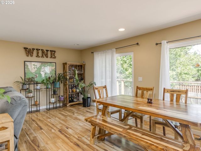 7913 Se CLACKAMAS Rd, Milwaukie, OR 97267