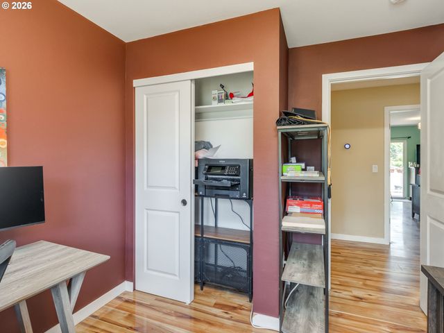 7913 Se CLACKAMAS Rd, Milwaukie, OR 97267