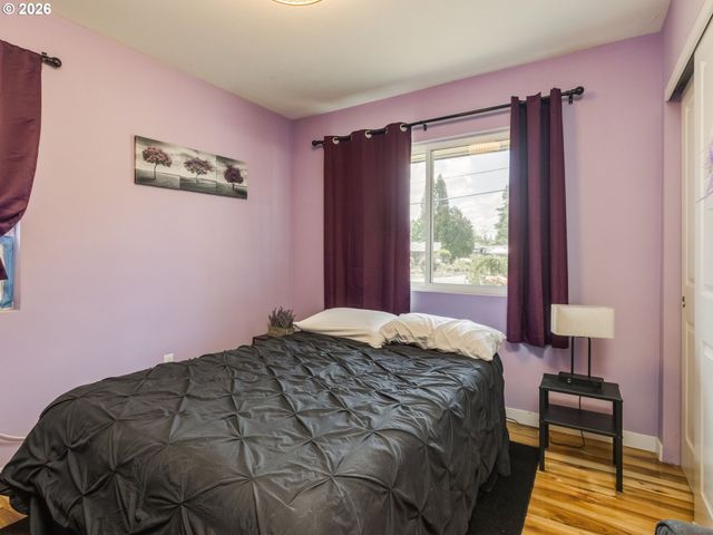 7913 Se CLACKAMAS Rd, Milwaukie, OR 97267