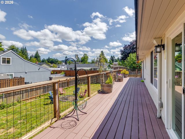 7913 Se CLACKAMAS Rd, Milwaukie, OR 97267