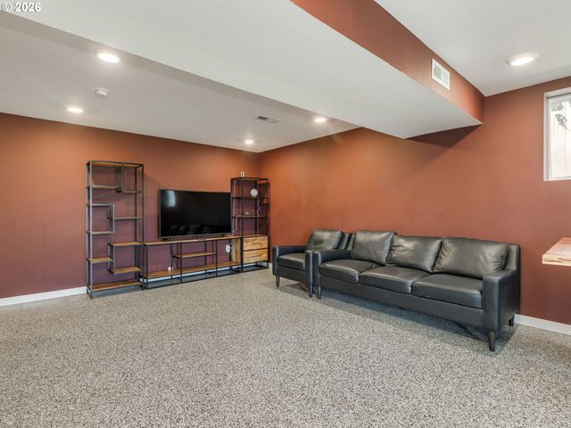 7913 Se CLACKAMAS Rd, Milwaukie, OR 97267