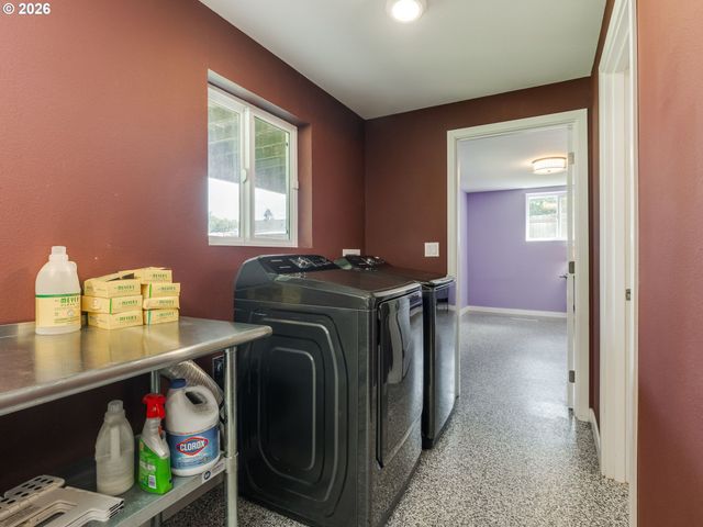 7913 Se CLACKAMAS Rd, Milwaukie, OR 97267