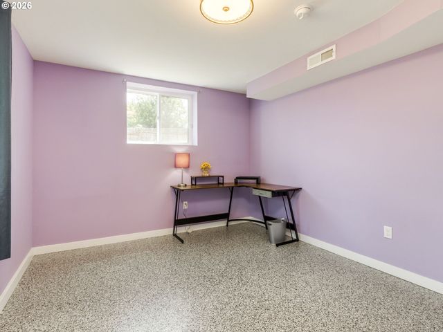 7913 Se CLACKAMAS Rd, Milwaukie, OR 97267