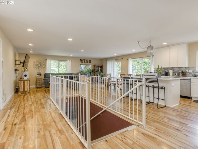 7913 Se CLACKAMAS Rd, Milwaukie, OR 97267