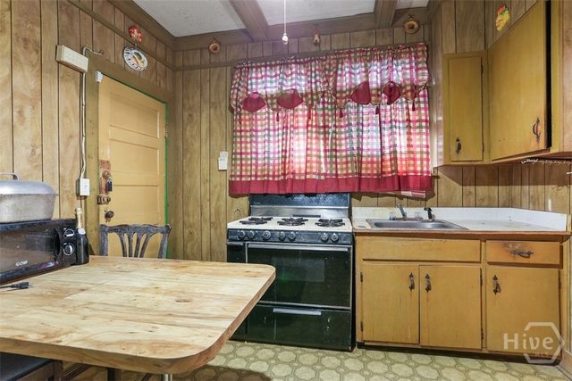 607 Seiler Avenue, Savannah, GA 31405