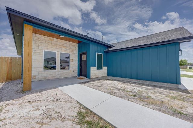 2509 Luzius Dr, Corpus Christi, TX 78418