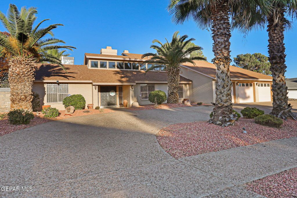 11213 LEO COLLINS Drive, El Paso, TX 79936