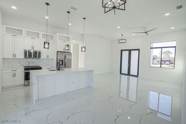 405 Kismet PKWY E, Cape Coral, FL 33909