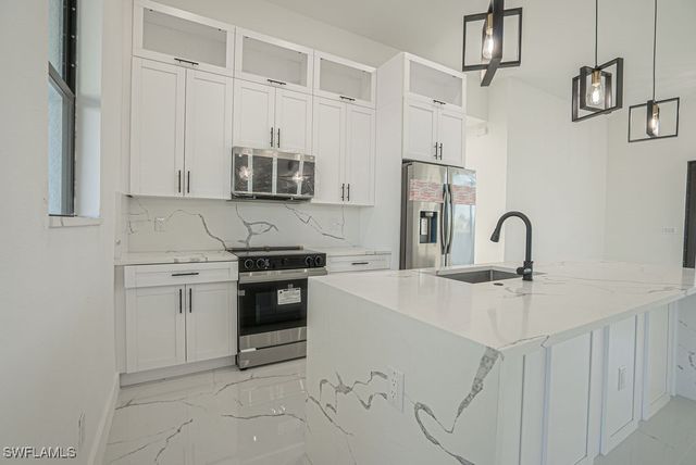 405 Kismet PKWY E, Cape Coral, FL 33909