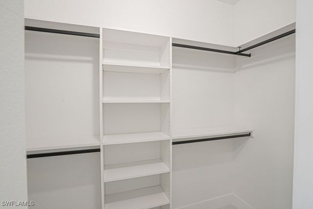 405 Kismet PKWY E, Cape Coral, FL 33909