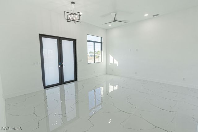 405 Kismet PKWY E, Cape Coral, FL 33909