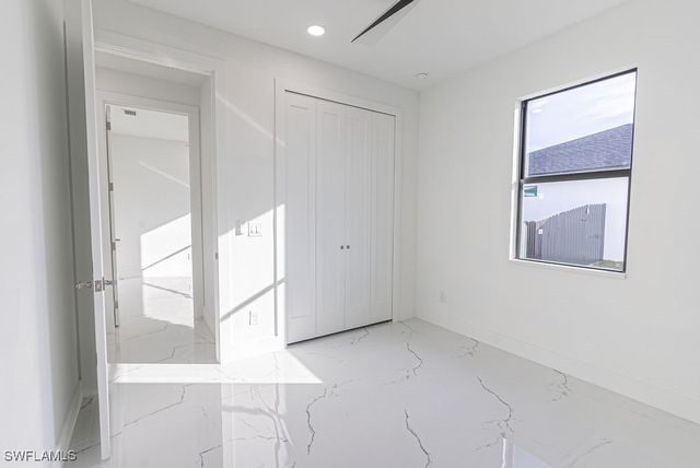 405 Kismet PKWY E, Cape Coral, FL 33909