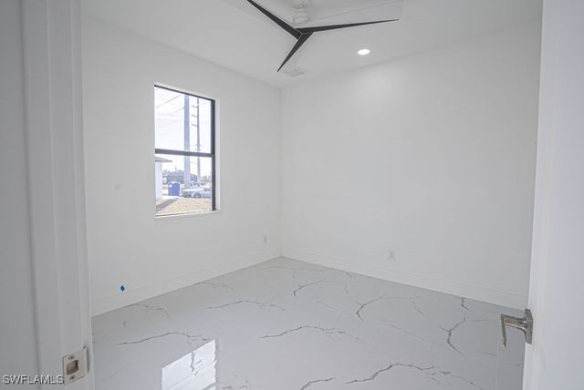 405 Kismet PKWY E, Cape Coral, FL 33909