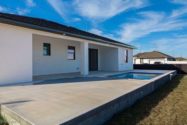 405 Kismet PKWY E, Cape Coral, FL 33909