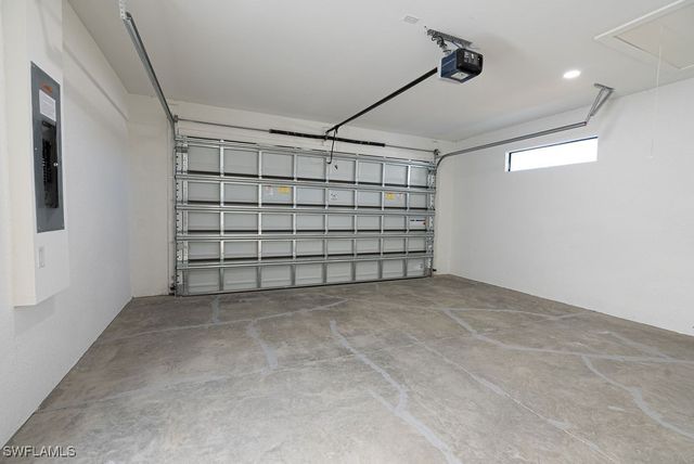 405 Kismet PKWY E, Cape Coral, FL 33909