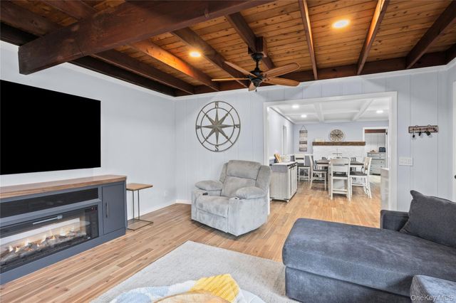 28 Old Cow Path, Miller Place, NY 11764