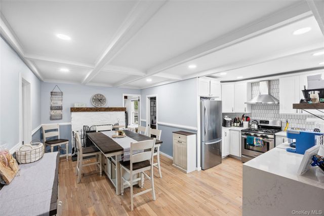 28 Old Cow Path, Miller Place, NY 11764