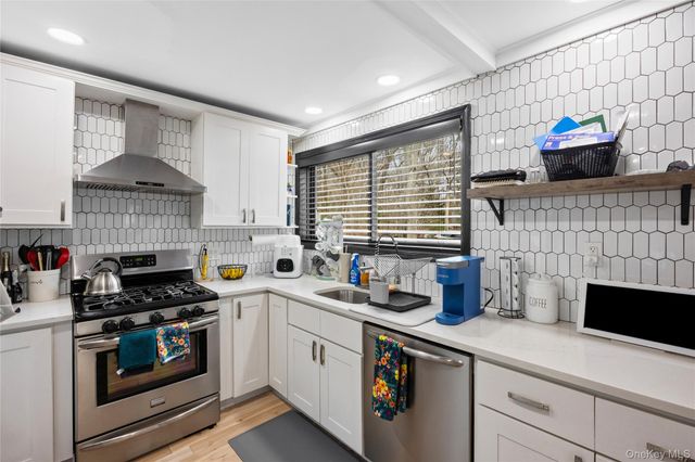 28 Old Cow Path, Miller Place, NY 11764