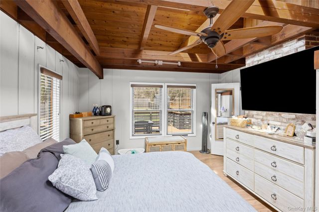 28 Old Cow Path, Miller Place, NY 11764