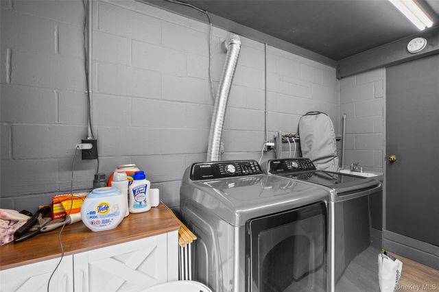 28 Old Cow Path, Miller Place, NY 11764