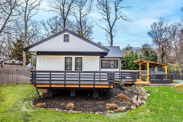 28 Old Cow Path, Miller Place, NY 11764