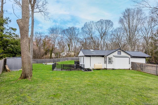 28 Old Cow Path, Miller Place, NY 11764