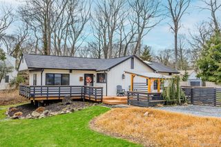28 Old Cow Path, Miller Place, NY 11764