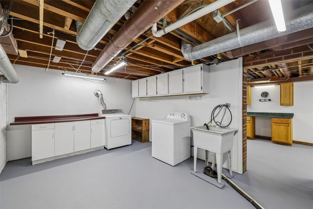 2816 50th Street, Des Moines, IA 50310