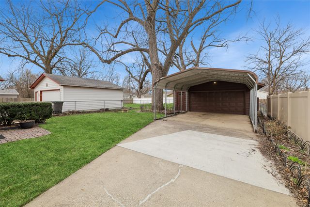 2816 50th Street, Des Moines, IA 50310