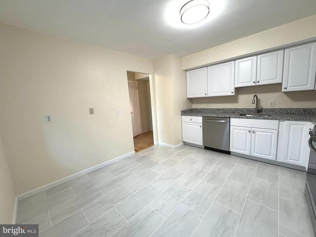 886 NEW MARK ESPLANADE, Rockville, MD 20850