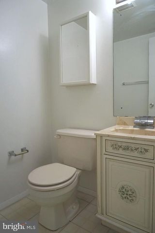 886 NEW MARK ESPLANADE, Rockville, MD 20850