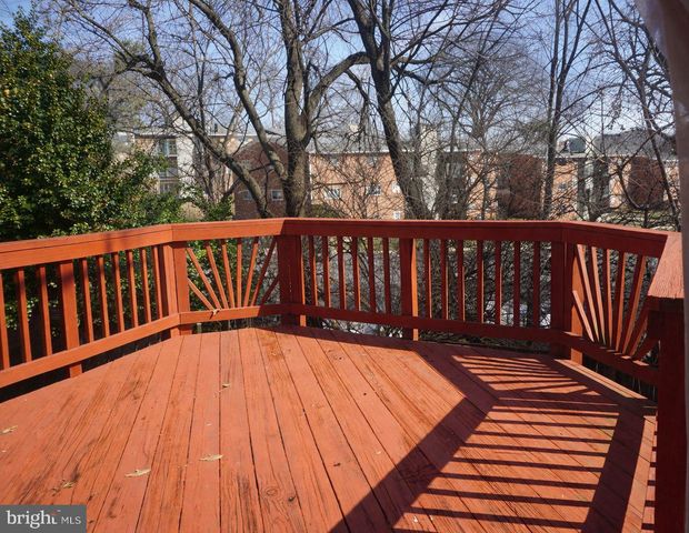 886 NEW MARK ESPLANADE, Rockville, MD 20850