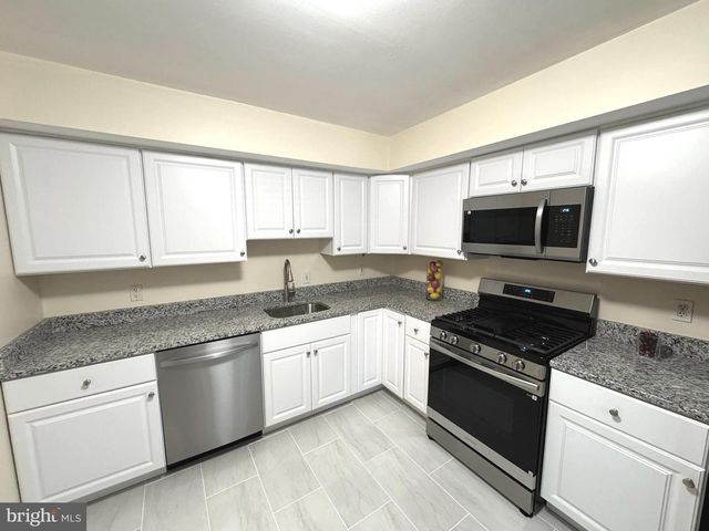 886 NEW MARK ESPLANADE, Rockville, MD 20850