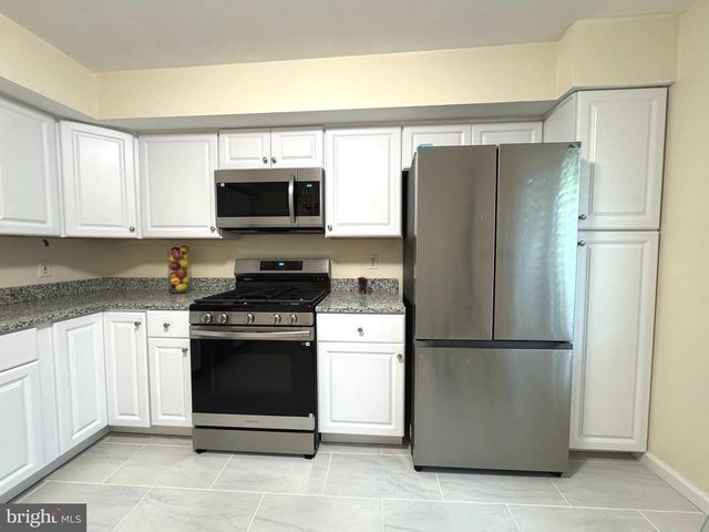 886 NEW MARK ESPLANADE, Rockville, MD 20850