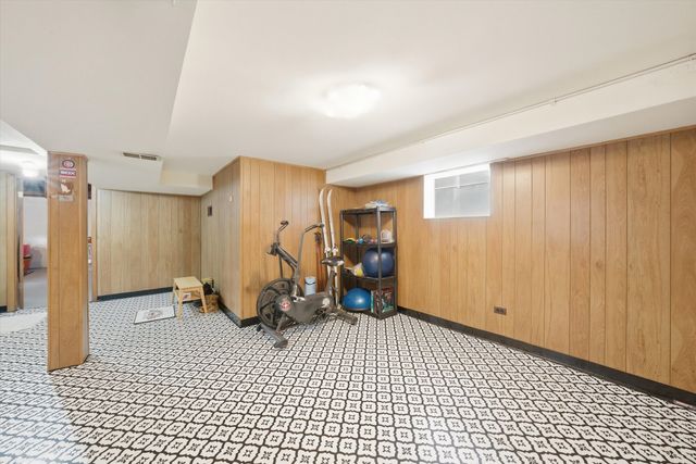 5142 S Lockwood Avenue, Chicago, IL 60638