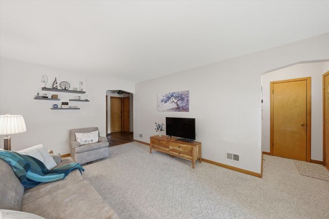 5142 S Lockwood Avenue, Chicago, IL 60638