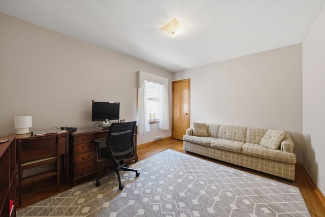 5142 S Lockwood Avenue, Chicago, IL 60638