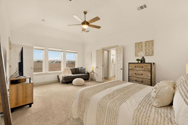 121 Breda Ave, Bastrop, TX 78602