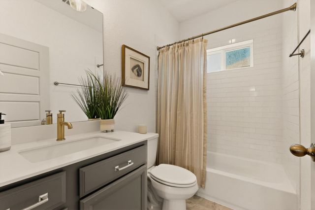 121 Breda Ave, Bastrop, TX 78602