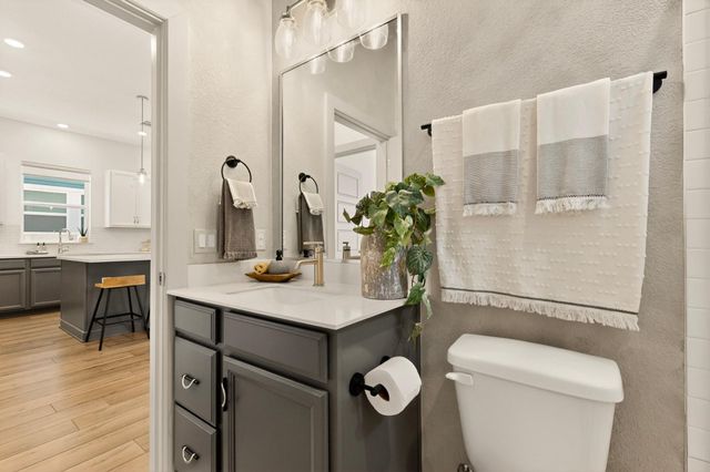 121 Breda Ave, Bastrop, TX 78602