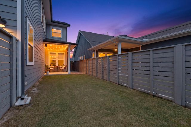 121 Breda Ave, Bastrop, TX 78602