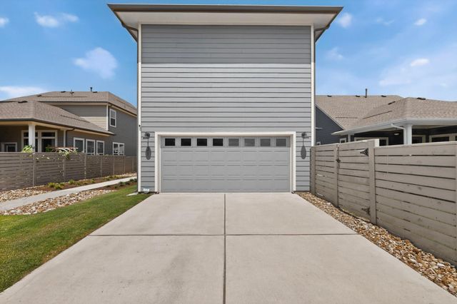 121 Breda Ave, Bastrop, TX 78602
