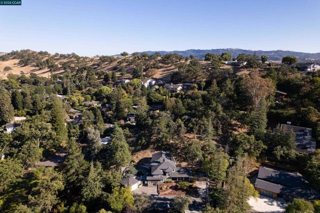 101 La Bolsa Rd, Walnut Creek, CA 94598