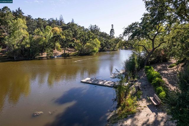 101 La Bolsa Rd, Walnut Creek, CA 94598